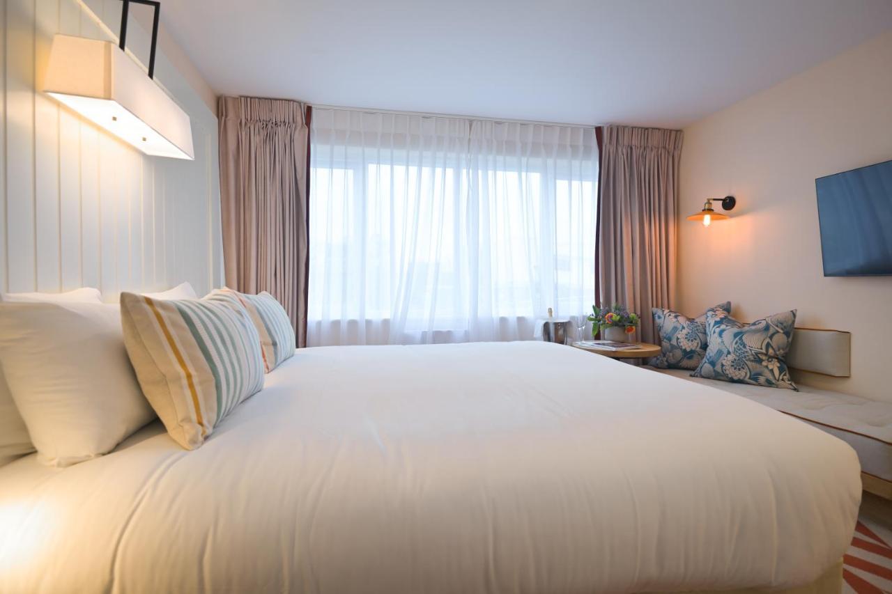 The Relais Cooden Beach And Spa Bexhill-on-Sea Bagian luar foto